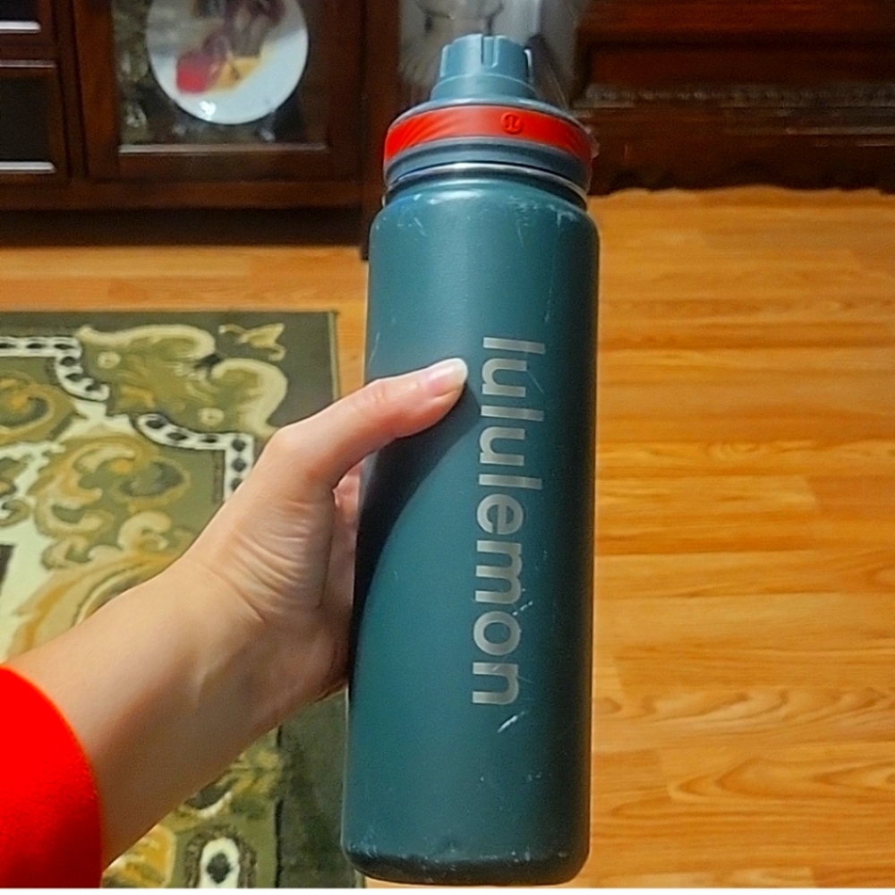 Lululemon bottle